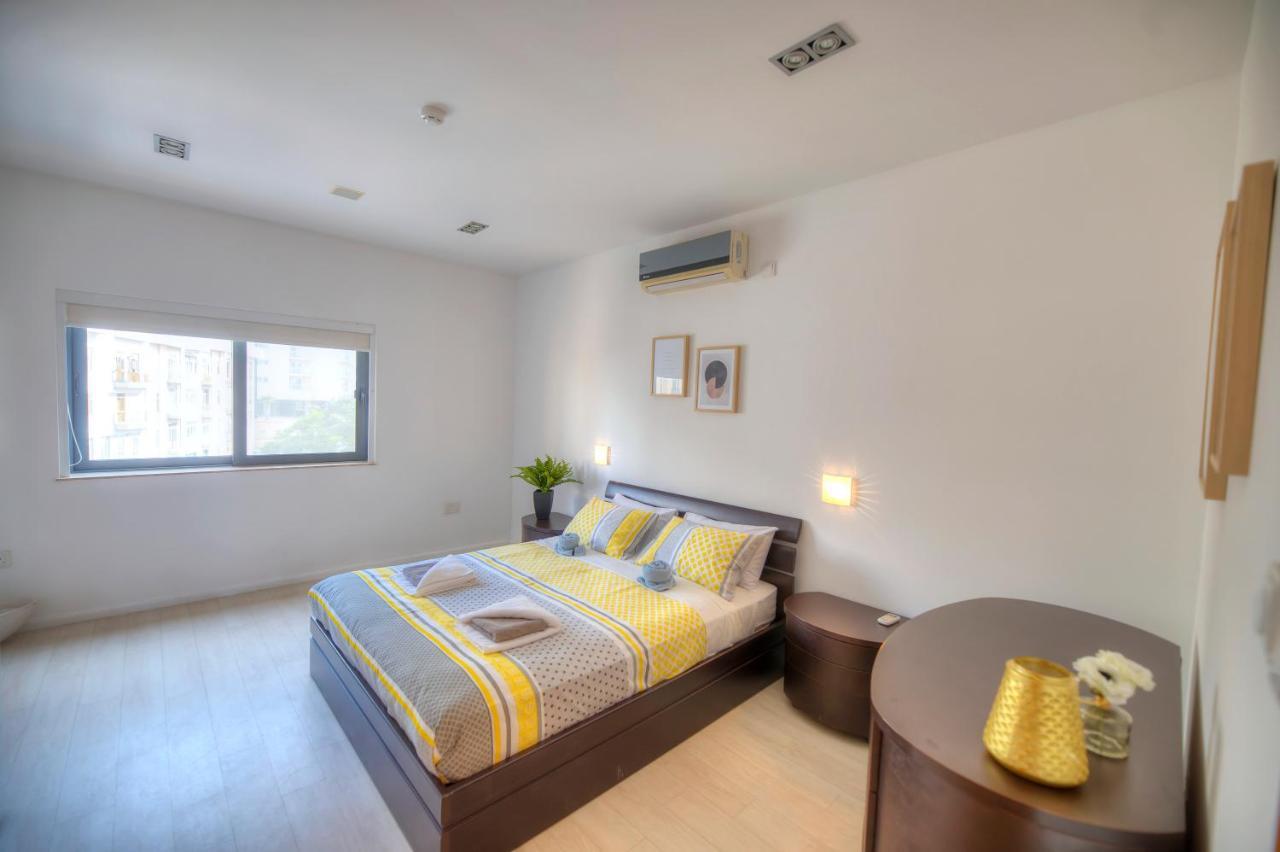 Bright And Spacious 3 Bedroom Apartment With Breathtaking Views - Goslm-5 Sliema Exterior photo